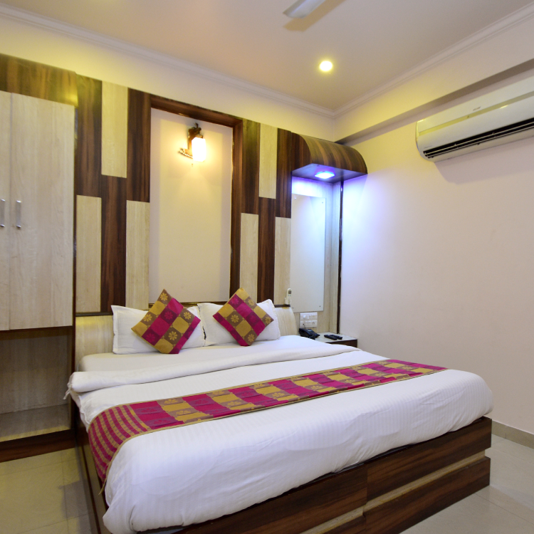 Jaipur Hotel Booking